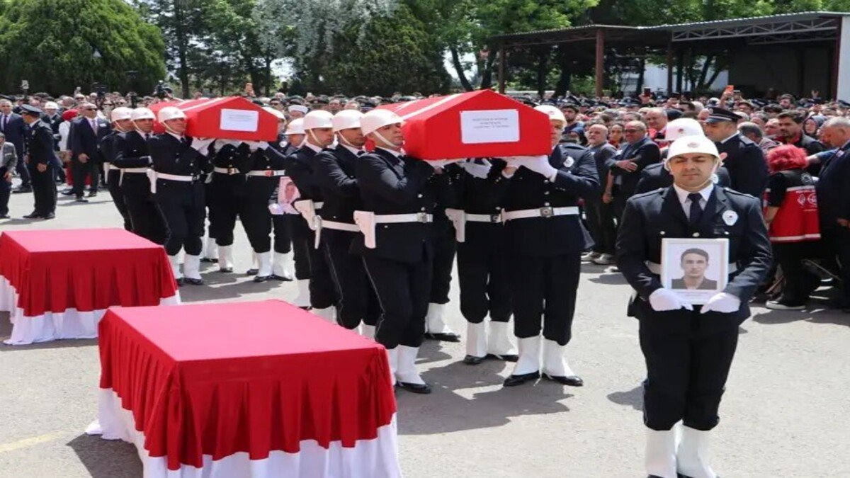Hain Saldırıda Şehit Düşmüşlerdi! Çorlu İki Kahramanını Gözyaşlarıyla Uğurladı