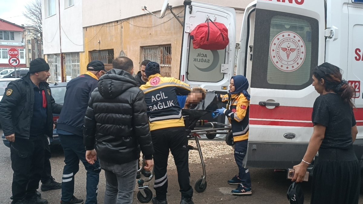 Sivas’ta Dehşet: Boşanma Aşamasındaki Eşini 4 Yerinden Bıçaklayıp Eve Kilitledi!