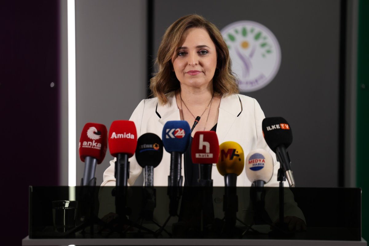 İmralı’da Bir Aydır Sessizlik Hakim: DEM Parti’den Kritik "Doğrudan İletişim" Çağrısı!