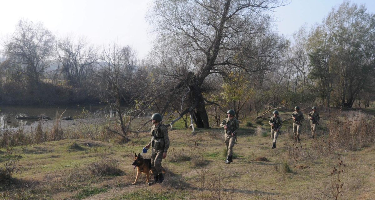 Edirne Sınırında Hareketli Dakikalar: Kaçış Hazırlığındaki FETÖ'cülere Jandarma Radarı!