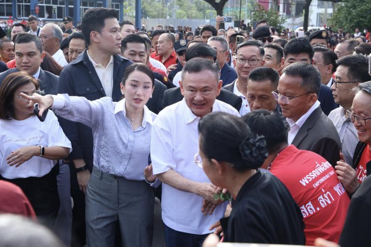 Tayland'da Thaksin Şinavatra Tahliye Edildi: Kelepçeli Özgürlük!