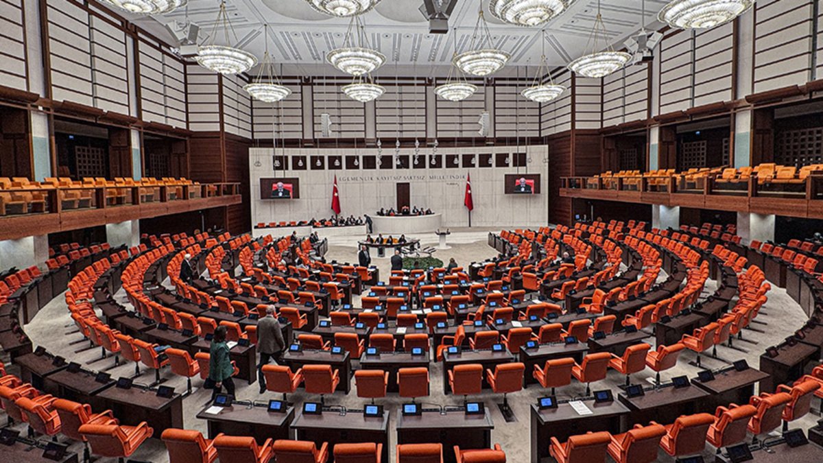 TBMM Ekonomi Paketi Kabul Edildi: Bedelli ve Deprem Konutu Kararı