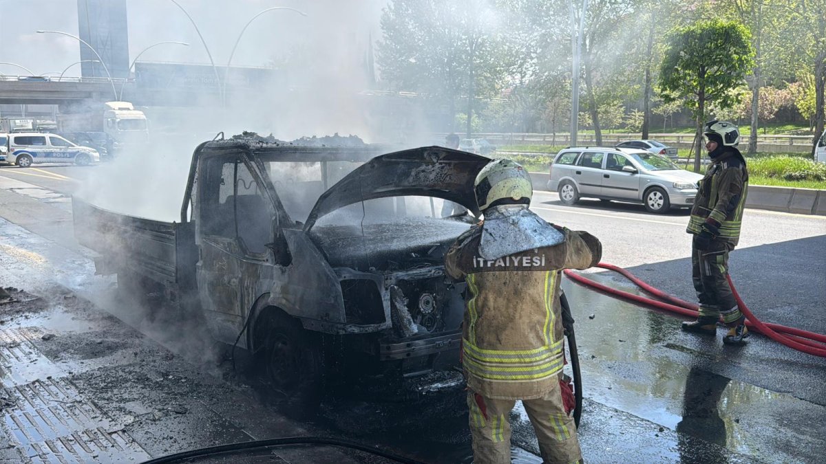 Ankara Bulvarında Korku Dolu Anlar! Sürücü Kendini Dışarı Zor Attı