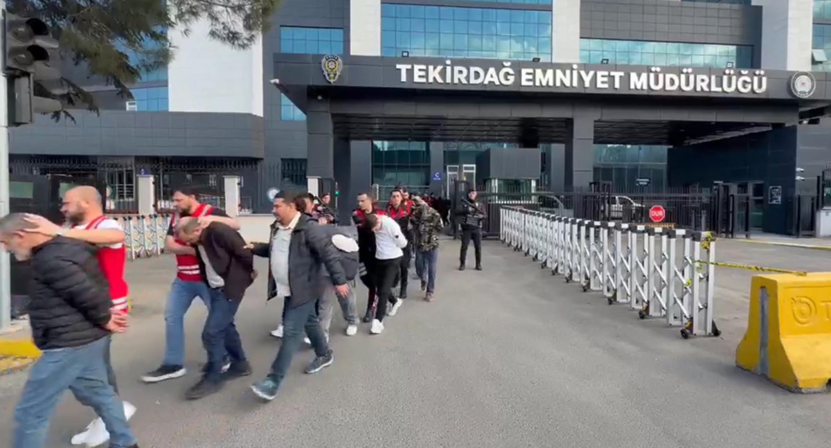 Çatıda Mahsur Kaldı! Fuhuş Operasyonunda Film Gibi Sahneler