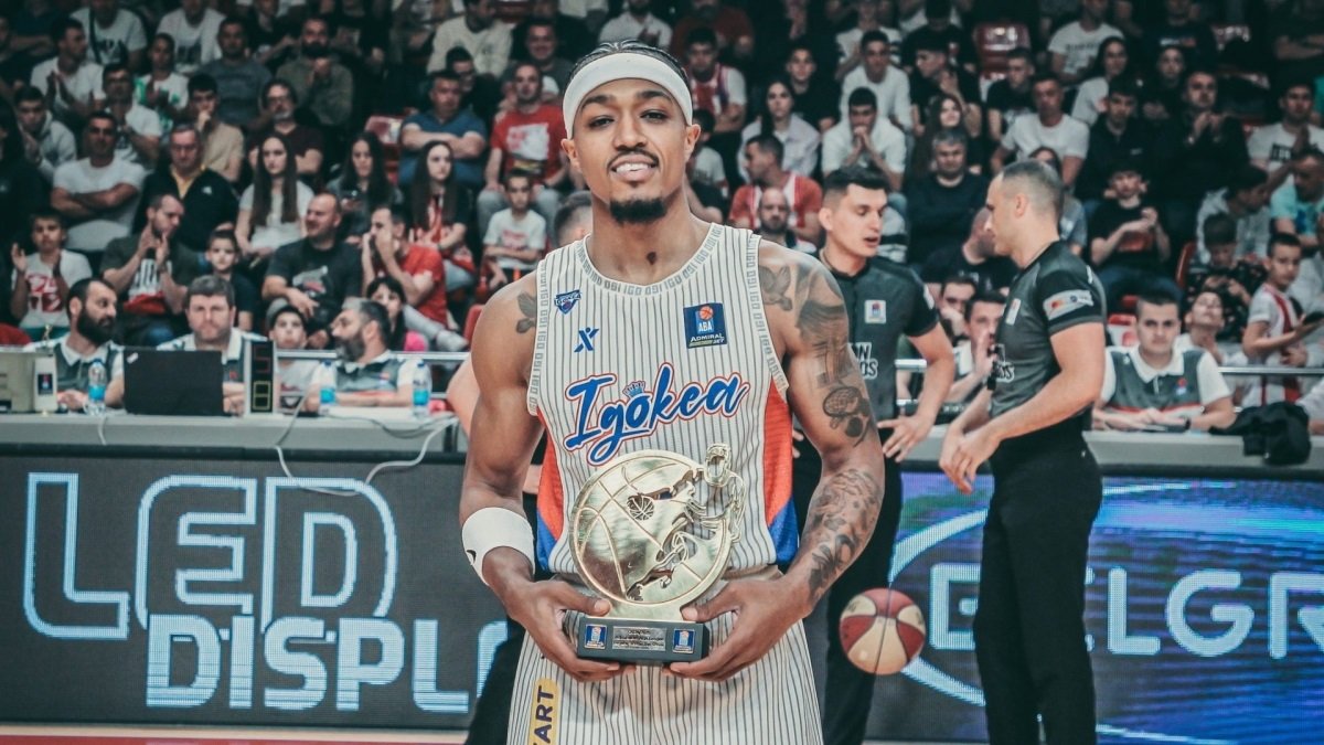 TOFAŞ'tan Yılın İlk Transferi! Bryce Jones İmzayı Attı