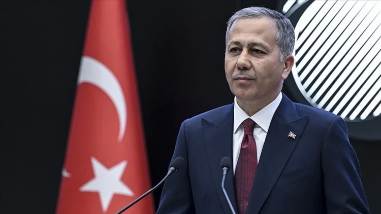 Bayrağa Hadsiz Saldırıya Gözaltı