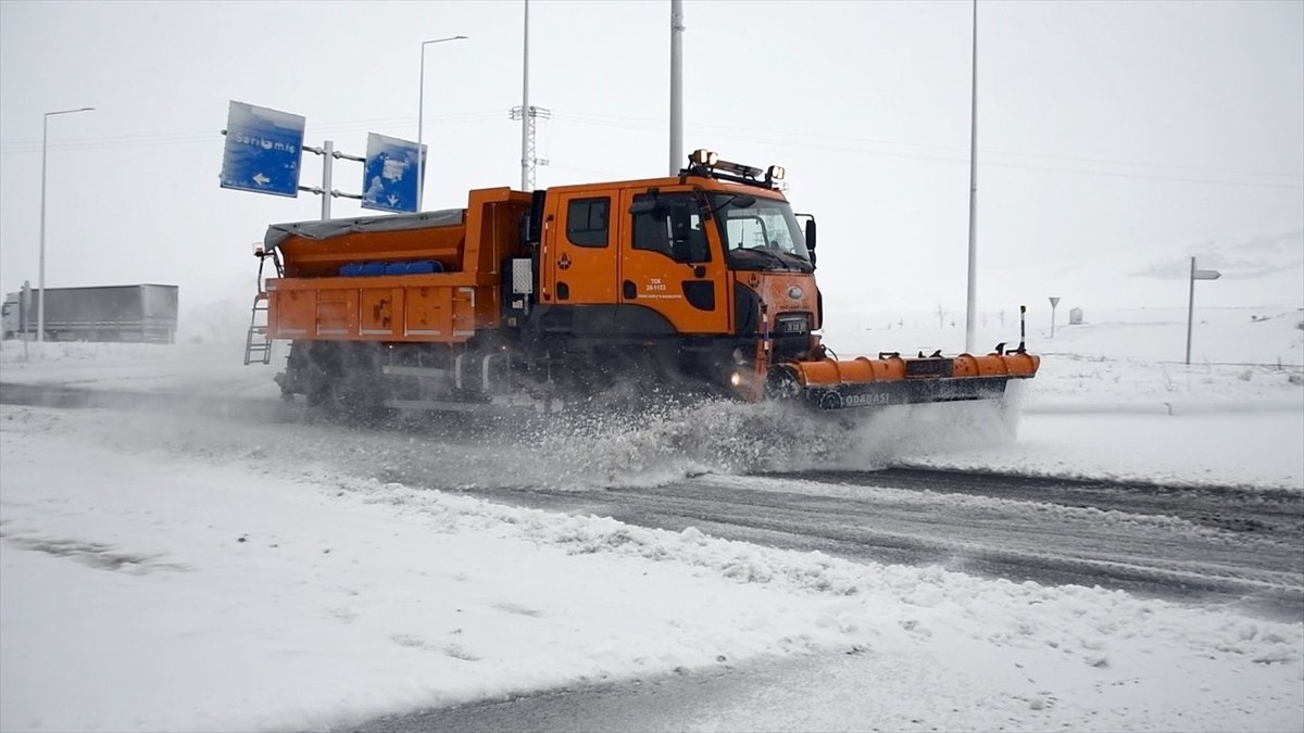 Nisan Kapıdan Baktırdı: Doğu Anadolu’da Sabahı Görenler Gözlerine İnanamadı!