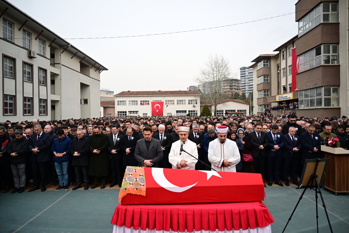 Fatma Nur Çelik Kimdir? Çekmeköy Öğretmen Cinayeti ve Okuldaki Tören