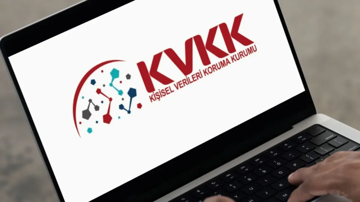 Kamuda WhatsApp Kullanımına KVKK Engeli: Disiplin Cezası Kapıda