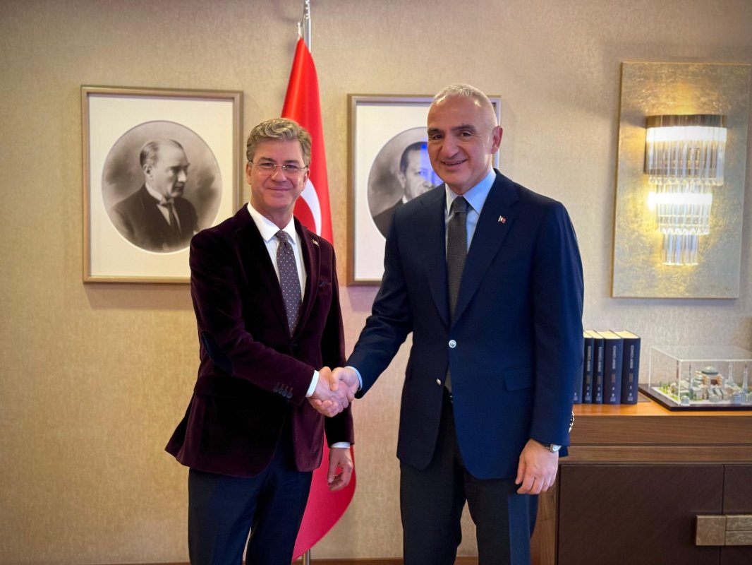 Kültür Sanat Dünyasında Bayrak Değişimi