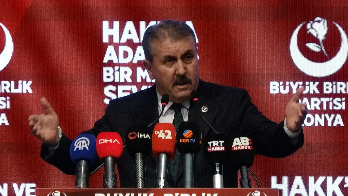 Destici Konya’da Patladı: "Utanmadan Sokakta Geziyorlar, Mahkemede Şov Yapıyorlar!"